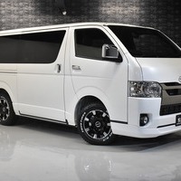 10 ハイエースS-GL DPII 4WD 2800CC ディーゼル車 2/5人乗り 即納車オリジナルコンプリートのサムネイル