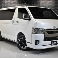 10 ハイエースS-GL DPII 4WD 2800CC ディーゼル車 2/5人乗り 即納車オリジナルコンプリートのサムネイル