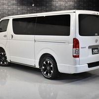 10 ハイエースS-GL DPII 4WD 2800CC ディーゼル車 2/5人乗り 即納車オリジナルコンプリートのサムネイル