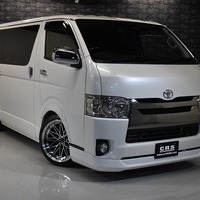 H28年式　ハイエース S-GL DP　2WD2000cc（ガソリン車）5人乗車　5.9万ｋｍのサムネイル