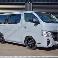 キャラバン　グランドプレミアムGX　2WD　2000cc　ガソリンのサムネイル