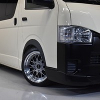 H30年式　ハイエース DX MT車 2WD2000cc（ガソリン車）3/6人乗車　0.8万ｋｍのサムネイル