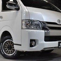 H27年式　ハイエース キャンピングカー 4WD2700cc（ガソリン車）7人乗車　6.7万ｋｍのサムネイル