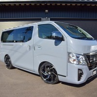 キャラバン　グランドプレミアムGX　2WD　2000cc　ガソリンのサムネイル