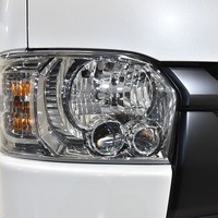 5 ハイエースS-GL DPII 4WD 2800CC ディーゼル車 2/5人乗り 展示車オリジナルコンプリートのサムネイル