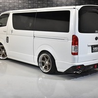 R2年式　ハイエース S-GL DPⅡ　2WD2000cc（ガソリン車）5人乗車　0.5万ｋｍのサムネイル