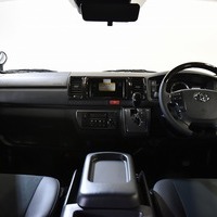 5 ハイエースS-GL DPII 4WD 2800CC ディーゼル車 2/5人乗り 展示車オリジナルコンプリートのサムネイル