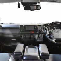 H30年式　ハイエース S-GL DP 寒冷地仕様 4WD2800cc（ディーゼル車）5人乗車　5.8万ｋｍのサムネイル