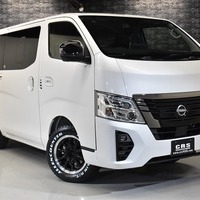 14 キャラバン NV350  グランドプレミアムGX 2WD 2000cc ガソリン車 5人乗り 即納車オリジナルコンプリートのサムネイル