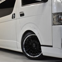 H27年式 ハイエース S-GL DP 2WD 2000㏄（ガソリン車）５人乗車 12.5万㎞のサムネイル