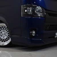 H29年式 ハイエース DX GL-PKG 2WD 3000㏄（ディーゼル車）6人乗車 7,8万㎞のサムネイル