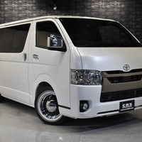 10 ハイエース S-GL DPⅡ 2WD 2000CC ガソリン車 5人乗り 即納車オリジナルコンプリートのサムネイル