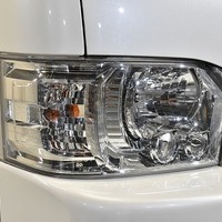 令和2年式 ハイエース ワゴンGL 2WD 2,700cc  (ガソリン車) 10人乗車　3.87万ｋｍのサムネイル