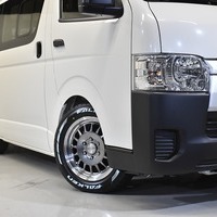 18 コントラストパッケージ ハイエース DX 2WD 2,000CC ガソリン車 3/6人乗りのサムネイル