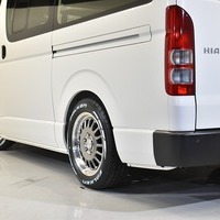 18 コントラストパッケージ ハイエース DX 2WD 2,000CC ガソリン車 3/6人乗りのサムネイル