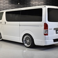 1 ハイエース S-GL DPⅡ 2WD 2000CC ガソリン車 5人乗り 即納車オリジナルコンプリートのサムネイル