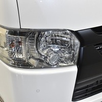 令和2年式 ハイエース S-GL DP-Ⅱ 4WD 2800cc（ディーゼル車）5人乗車 2.6万ｋｍのサムネイル