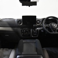 12 キャラバン GRANDプレミアムGX 4WD 2500CC ディーゼル車 2/5人乗りオリジナルコンプリートのサムネイル