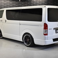 19 スタイルパッケージ ハイエース S-GL DPⅡ 2WD 2000CC ガソリン車 5人乗りのサムネイル