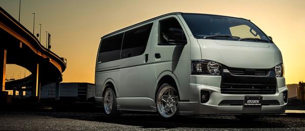 新車のハイエース、今ならCRS大阪で購入可能！