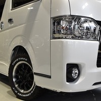 8 ファミリーパッケージ ハイエース S-GL DPⅡ 2WD 2,800CC ディーゼル車 5人乗りのサムネイル