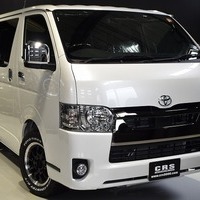 8 ファミリーパッケージ ハイエース S-GL DPⅡ 2WD 2,800CC ディーゼル車 5人乗りのサムネイル