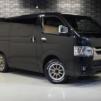 7 ワイルドPKG ハイエース S-GL DPⅡ 4WD 2,800CC ディーゼル車 5人乗り 即納車のサムネイル