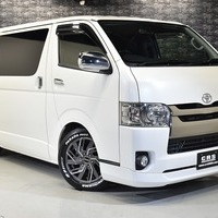 平成28年式 ハイエース S-GL 2WD 3,000CC (ディーゼル車) 5人乗車 5.96万ｋｍのサムネイル