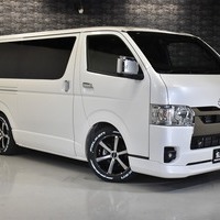 5 CRSパッケージ ハイエース S-GL DPⅡ 2WD 2,800CC ディーゼル車 5人乗り 即納車両のサムネイル