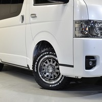 4 ワイルドPKG ハイエース S-GL DPⅡ 4WD 2,800CC ディーゼル車 5人乗りのサムネイル