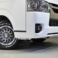 4 ワイルドPKG ハイエース S-GL DPⅡ 4WD 2,800CC ディーゼル車 5人乗りのサムネイル