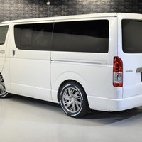 11 オリジナルコンプリート ハイエース S-GL DPⅡ 2WD 2,000CC ガソリン車 5人乗りのサムネイル