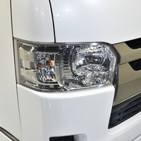 平成28年式 ハイエース S-GL 2WD 3,000CC (ディーゼル車) 5人乗車 5.96万ｋｍのサムネイル