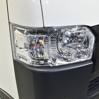 令和１年式 ハイエース DX 2WD 2,800cc (ディーゼル車) 3/6人乗車 5.99万ｋｍのサムネイル