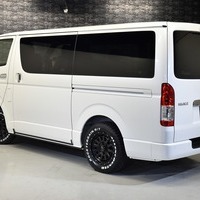 5 ワイルドPKG ハイエース S-GL DPⅡ 4WD 2,800CC ディーゼル車 5人乗りのサムネイル