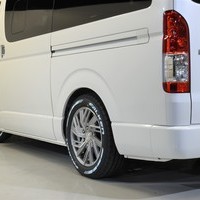 11 オリジナルコンプリート ハイエース S-GL DPⅡ 2WD 2,000CC ガソリン車 5人乗りのサムネイル