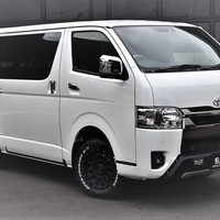 ハイエースDPⅡ 4WD 2800cc ディーゼル 2/5人乗り ホワイトパールクリスタルシャイン JUNYAレボリューションのサムネイル