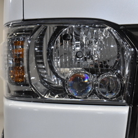 4 ワイルドPKG ハイエース S-GL DPⅡ 4WD 2,800CC ディーゼル車 5人乗りのサムネイル