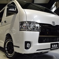 8 ファミリーパッケージ ハイエース S-GL DPⅡ 2WD 2,800CC ディーゼル車 5人乗りのサムネイル