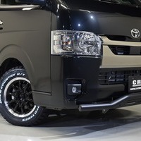 7 ワイルドPKG ハイエース S-GL DPⅡ 4WD 2,800CC ディーゼル車 5人乗りのサムネイル