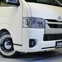 8 ファミリーPKG ハイエース S-GL 2WD 2,000CC ガソリン車 5人乗りのサムネイル