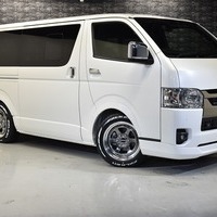 9 スタイル-PKG ハイエース S-GL DPⅡ 2WD 2,800CC ディーゼル車 5人乗りのサムネイル