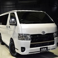 1⃣ ワイルド-PKG ハイエース S-GL 2WD 2,800CC ディーゼル車 2/5人乗り 即納車のサムネイル