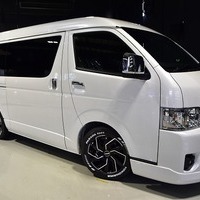 2⃣ CRS-PKG ハイエース S-GL DPⅡワイド  2WD 2,700CC ガソリン車 5人乗り 即納車のサムネイル