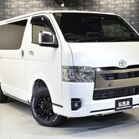 8 CRSコンプリート ハイエース S-GL DPⅡ 4WD 2,800CC ディーゼル車 5人乗りのサムネイル