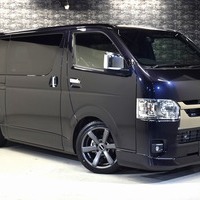 4 CRS-PKG ハイエース  S-GL DPⅡ 2WD 2,000CC ガソリン車 5人乗りのサムネイル