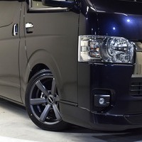 4 CRS-PKG ハイエース  S-GL DPⅡ 2WD 2,000CC ガソリン車 5人乗りのサムネイル