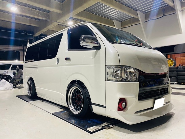 【CRS横浜店】ハイエース　カスタムご紹介！流行りの旧車スタイル、内外装カスタム