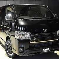 8⃣ CRSクロカンスタイル ハイエース S-GL DPⅡ 4WD 2,800CC ディーゼル車 5人乗り 即納車のサムネイル