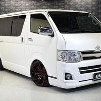 平成23年式 ハイエース S-GL 2WD 2,000cc（ガソリン車）5人乗車 7.8万㎞のサムネイル